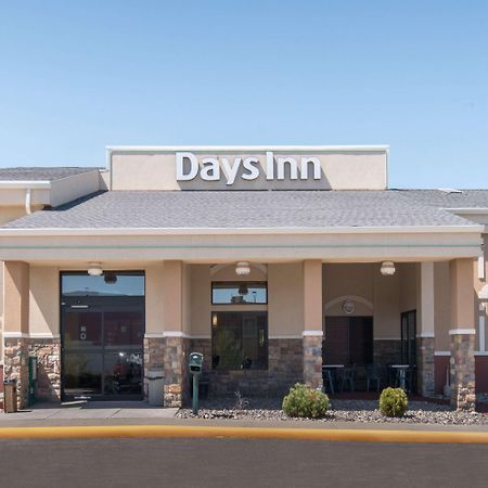 Days Inn By Wyndham Майнот Екстериор снимка